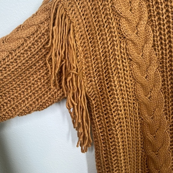 Lulus Cable Knit Fringe Oversized Mini Dress NWT Size Small - Picture 6 of 10